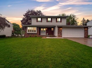 5012 Applewood Dr, Lansing, MI 48917