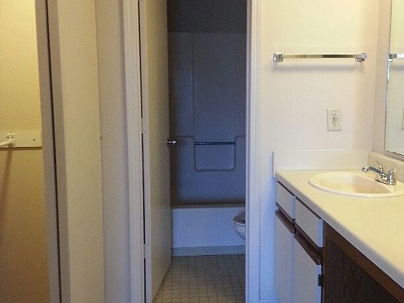 Bathroom area_02052014