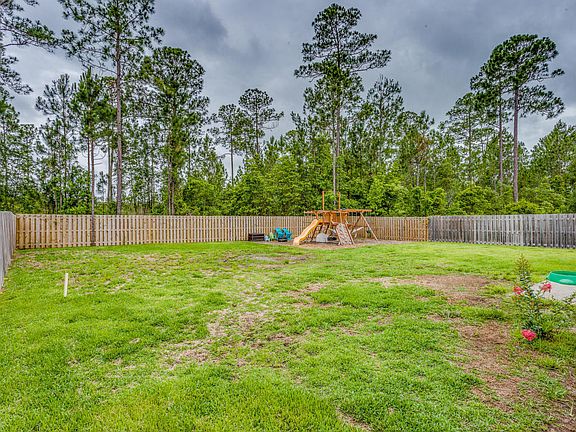 3rd image of 78037 Underwood Ct