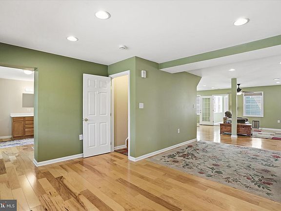 5th image of 297 Euclid Ave