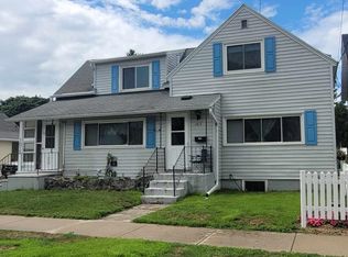 1013 Walnut St, Marinette, WI 54143