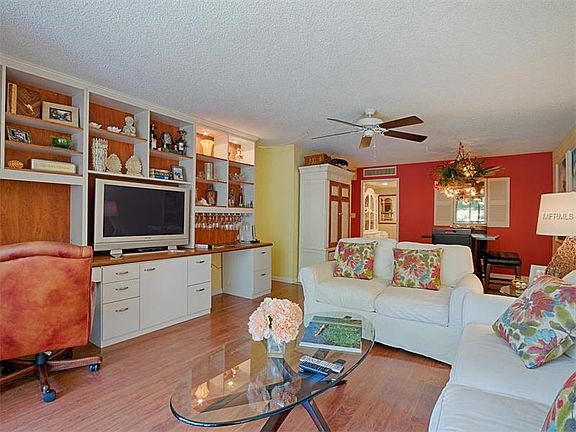 5th image of 220 Belleview Blvd APT 211