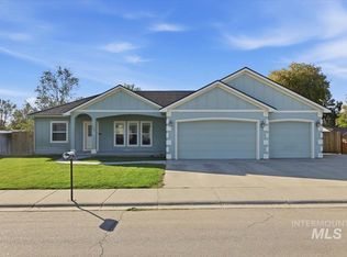 1487 NE Cinder Loop, Mountain Home, ID 83647