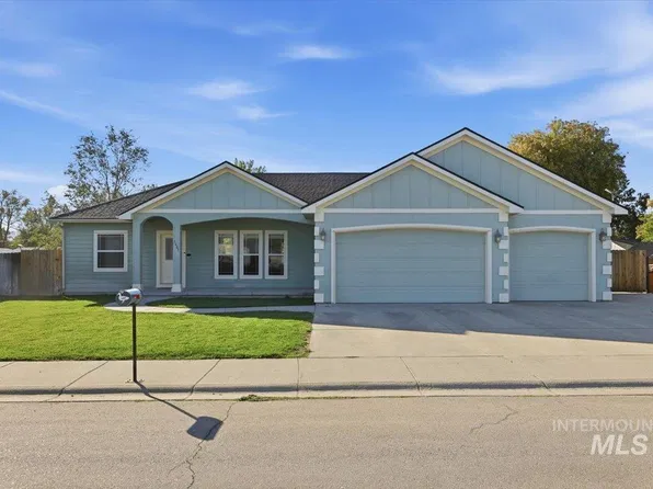 1487 NE Cinder Loop, Mountain Home, ID 83647