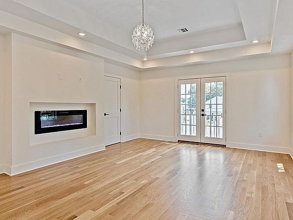 5th image of 2-17 Hartley Pl
