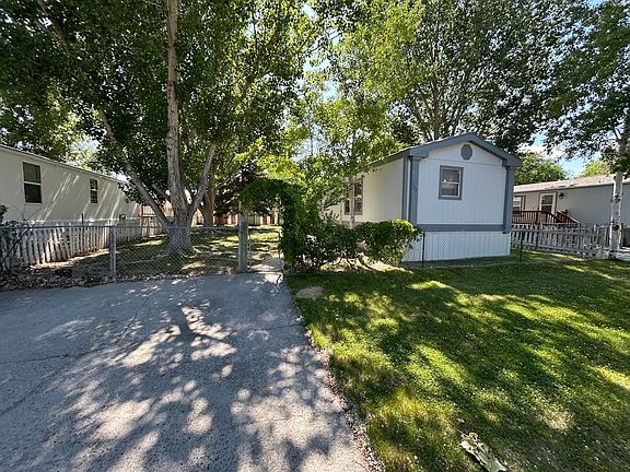2nd image of 124 Opal Dr