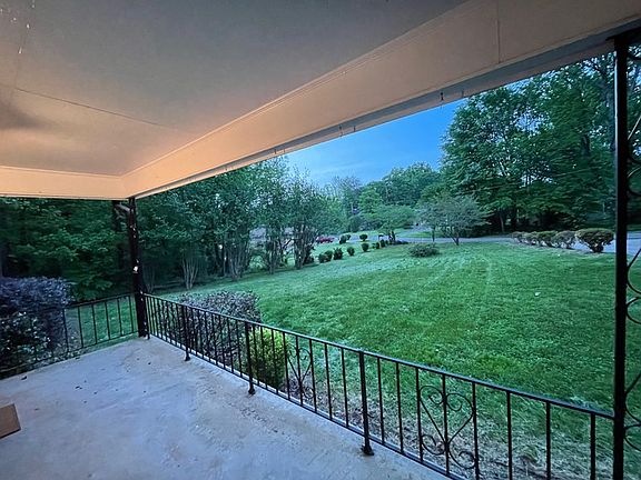 3rd image of 4013 Woodside Dr