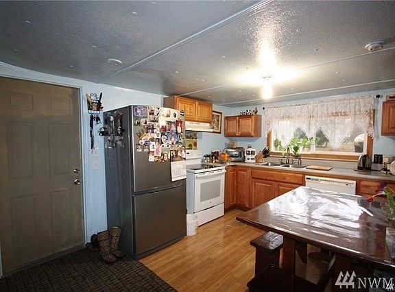 3rd image of 9591 Kettle Way