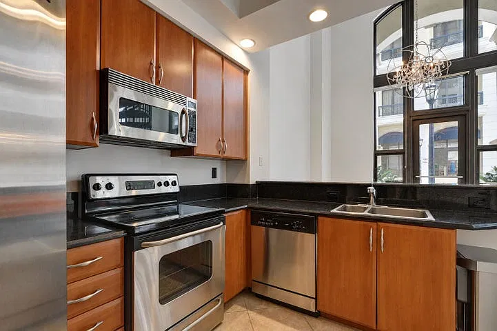 2 bed, 1467 sqft, $6,650 — Photo 4