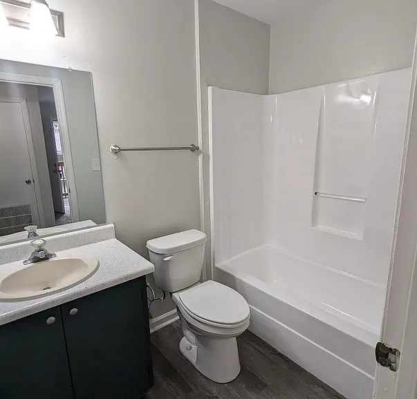 2348 Horne Ave #5 — Photo 6