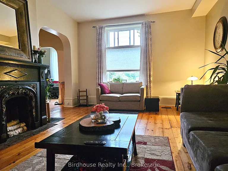 123 William St N — Photo 8