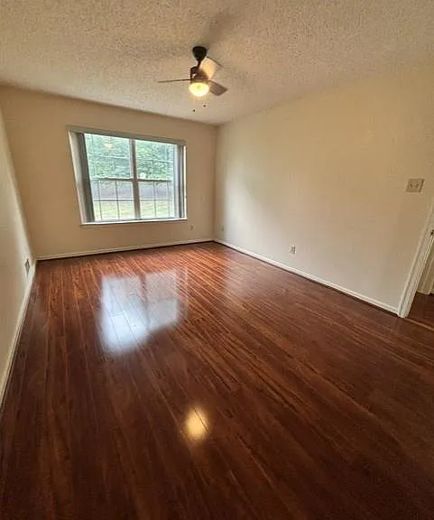 1943 Willings Ln — Photo 7