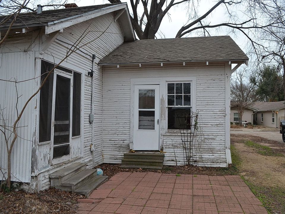 2nd image of 605 E 12th St