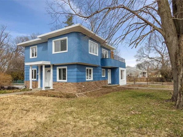 7 Virginia Avenue, Port Washington, NY 11050