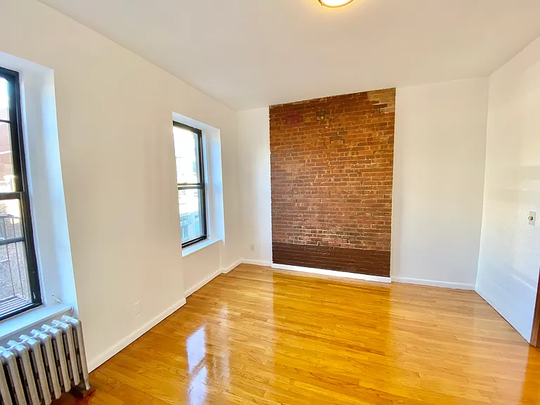 306 E 11th St #4B — Photo 8