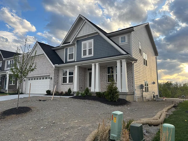 5195 Brookfield Dr — Photo 3