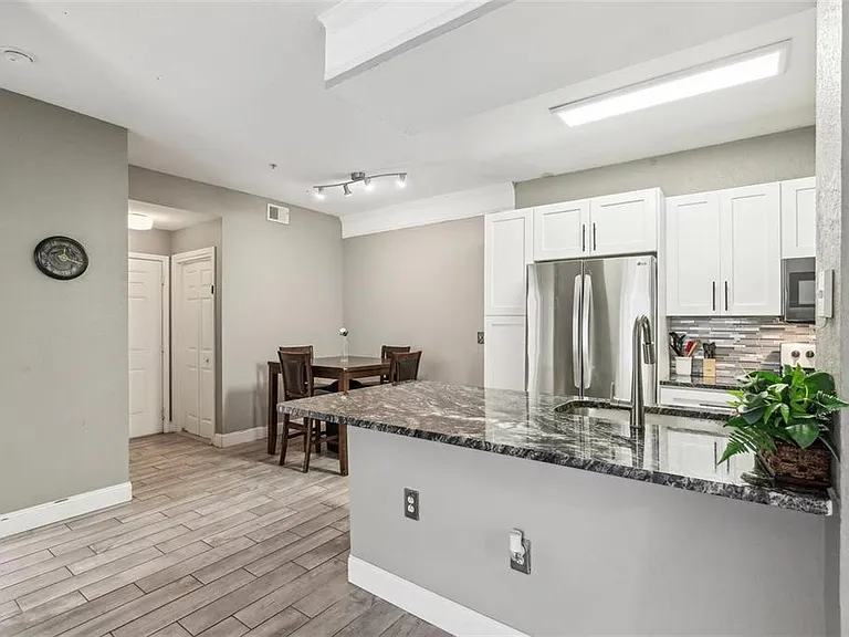 17104 Carrington Park Dr #514 — Photo 21