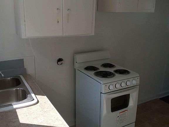 5th image of 1305 E 1st St #6