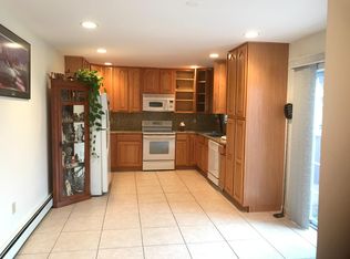 193 Sylvan Lake Rd, Hopewell Junction, NY 12533