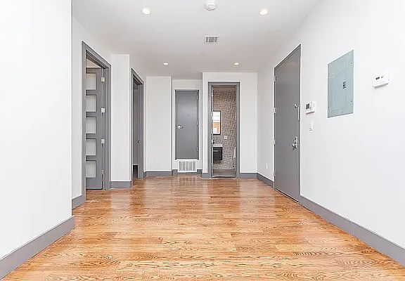 5th image of 1295 Greene Ave #2A