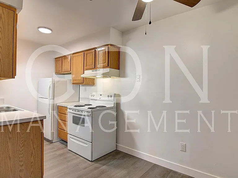 1077 Frederick Drive — Photo 5