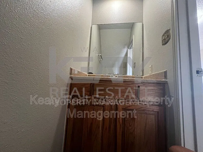 2 bed, 1.0 bath, 900 sqft, $850 — Photo 4