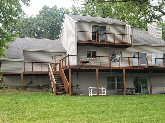 2nd image of 698 Clarkson Dr NE