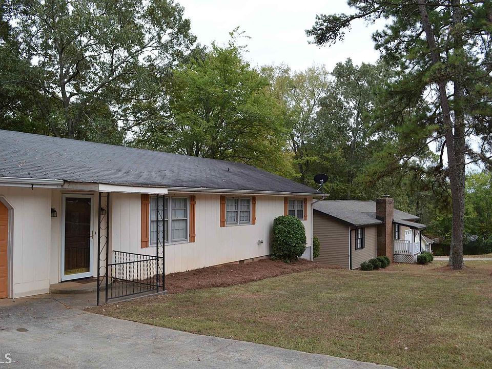 2nd image of 19 Edgewood Rd