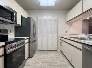27 Plantation Dr APT 104, Vero Beach, FL 32966