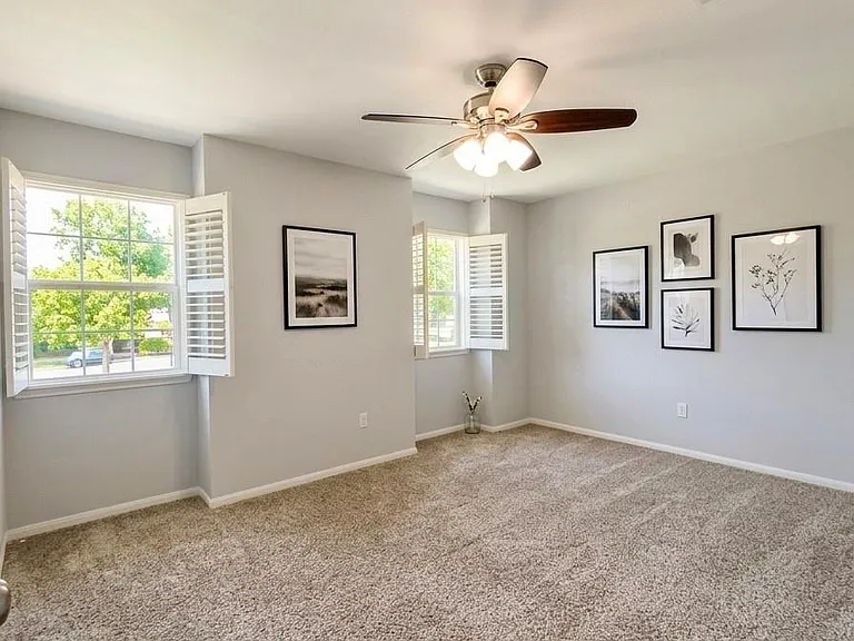 14011 Wickersham Ln — Photo 20