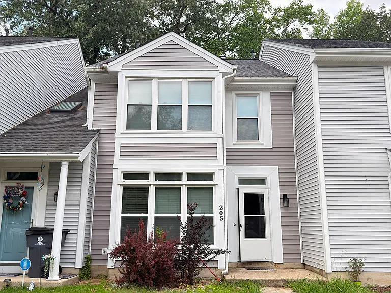 205 Appaloosa Dr — Photo 1