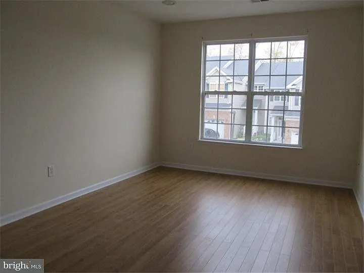 5 Jackson Ave — Photo 16