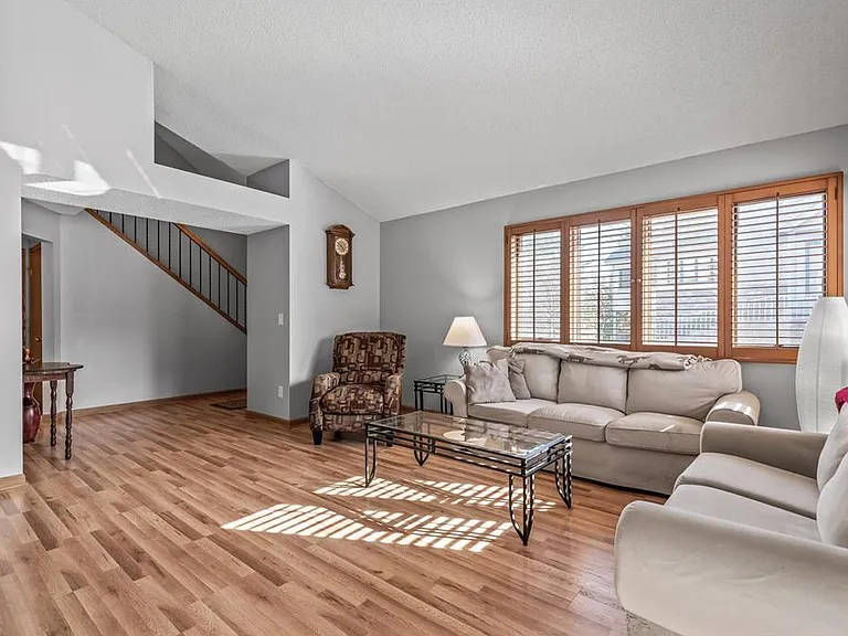 13504 Parkwood Dr — Photo 22