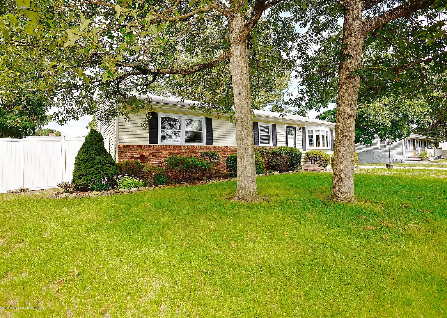 1024 Ship Ave photo 1