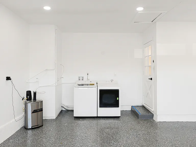 9461 Lotus Dr — Photo 30