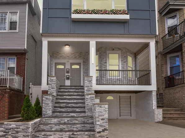 20 West 49th Street image 1 of 26