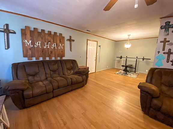 4th image of 2207 Evening Shade Dr