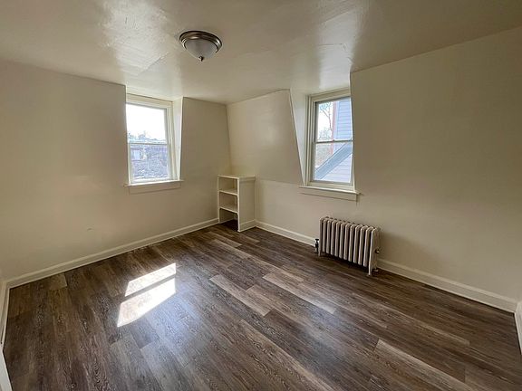 4th image of 26-07 9th St #3