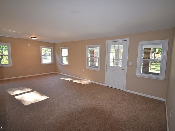 5th image of 16 Stonewald Ct