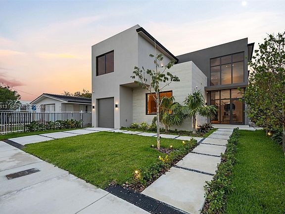 3rd image of 2175 SW 25th St