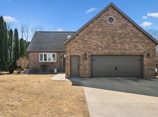 101 Hankins St, Delhi, IA 52223