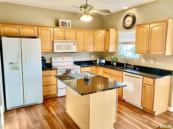 3rd image of 301 W 5th Avenue Ct