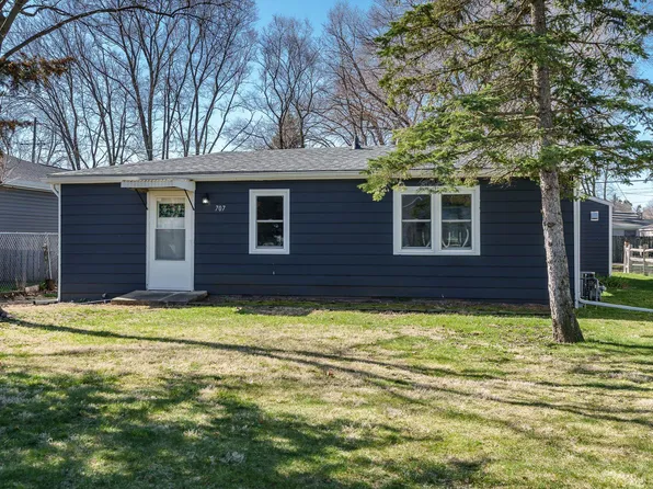 707 Marie Ave, Machesney Park, IL 61115