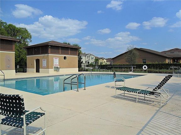 4th image of 977 Costa Mesa Ln