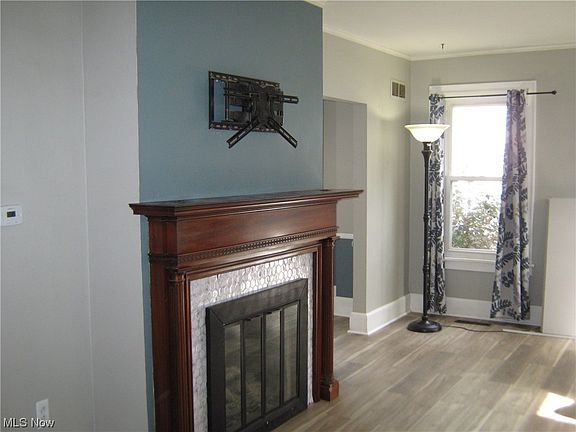 5th image of 439 Yale Ave