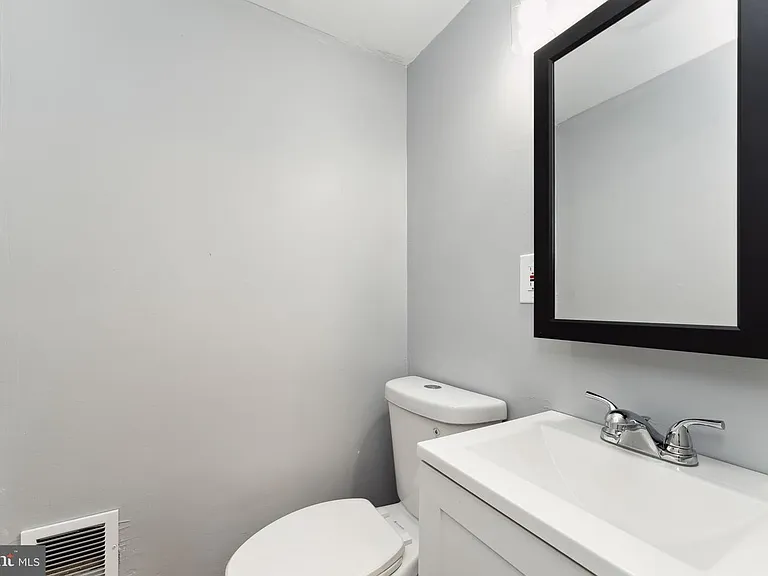 212 G St SW #212 — Photo 14