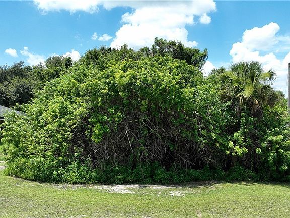4th image of 856 Sentinela Blvd
