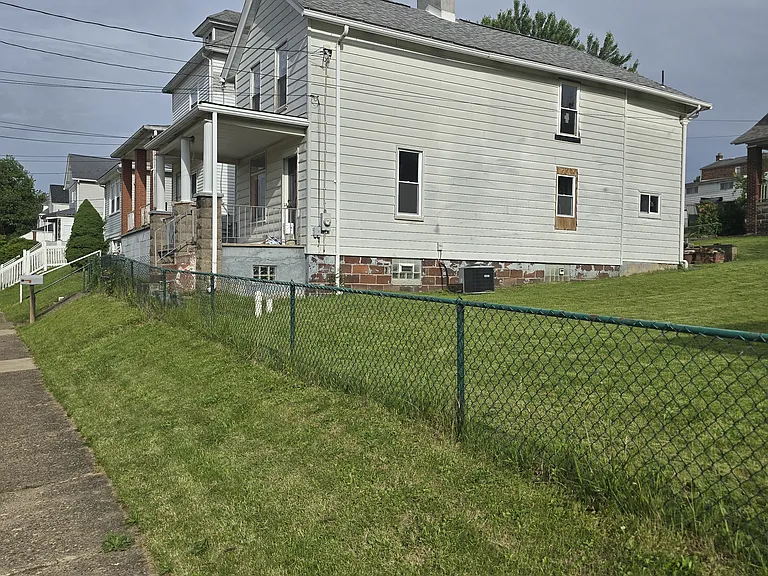 525 Grant Ave — Photo 22