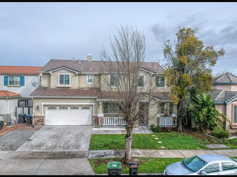 523 Danbury Pl — Photo 1