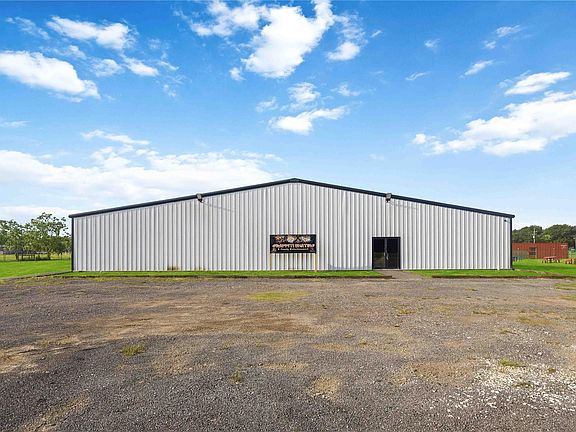 3rd image of 1061 County Road 6111